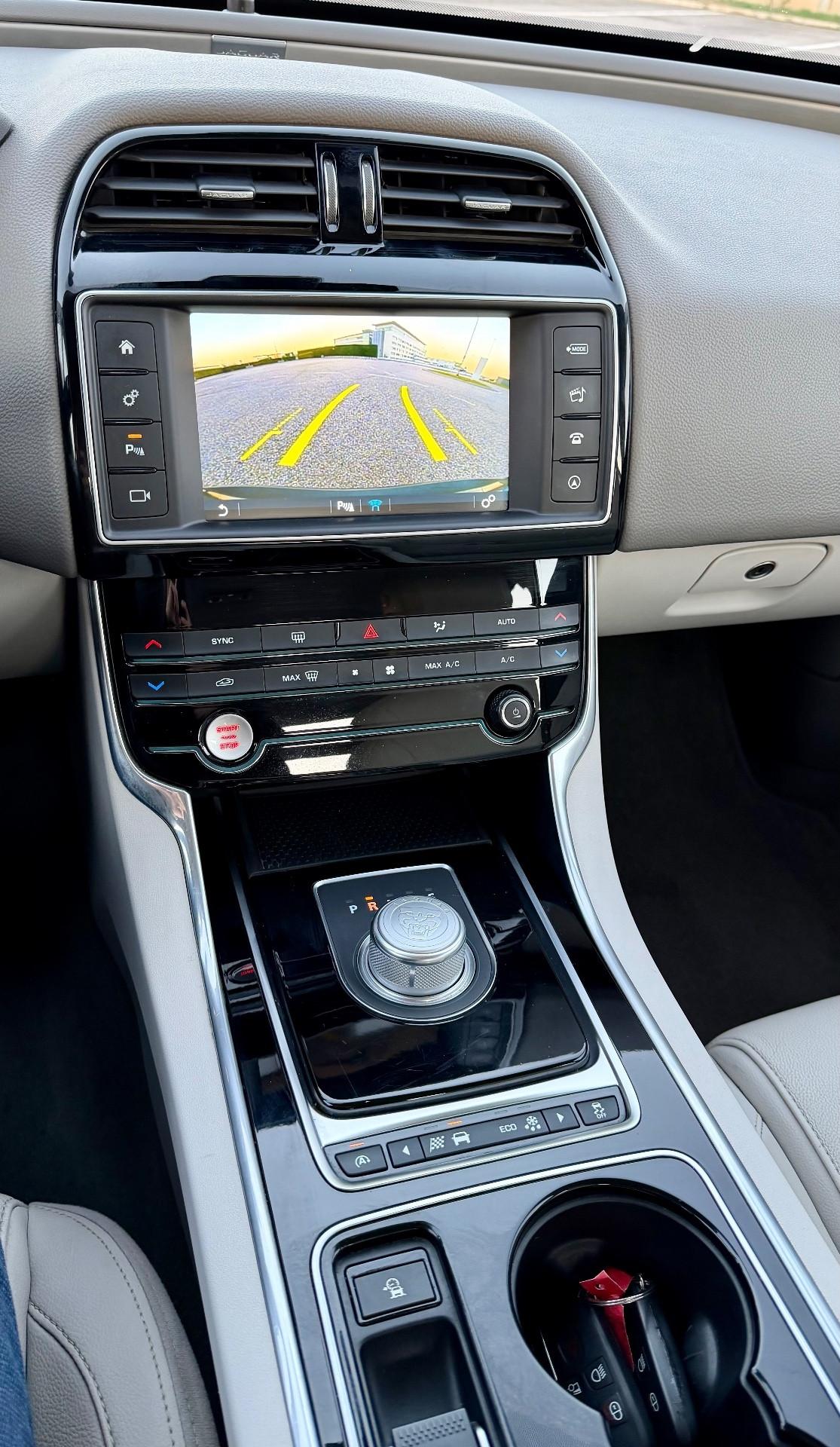 Jaguar XE 2.0 D Turbo aut. Prestige