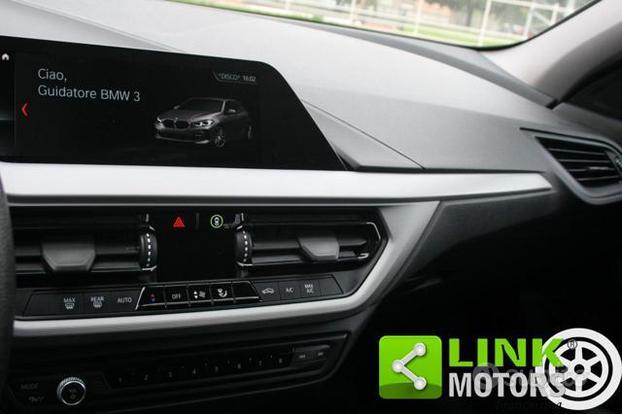 BMW 118 i 5p. Luxury