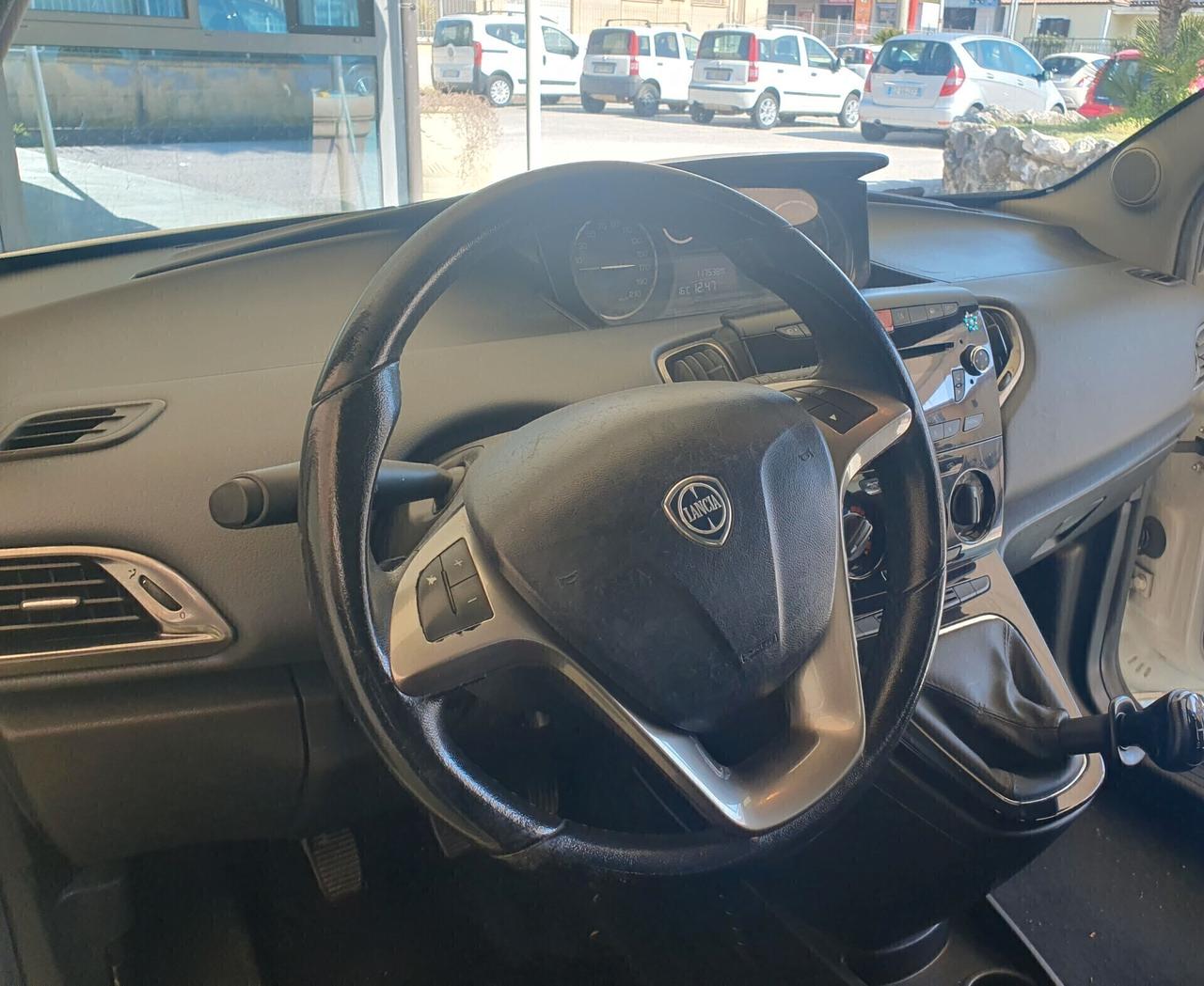 Lancia Ypsilon 1.2 BENZ. -2015- KM. 117.400