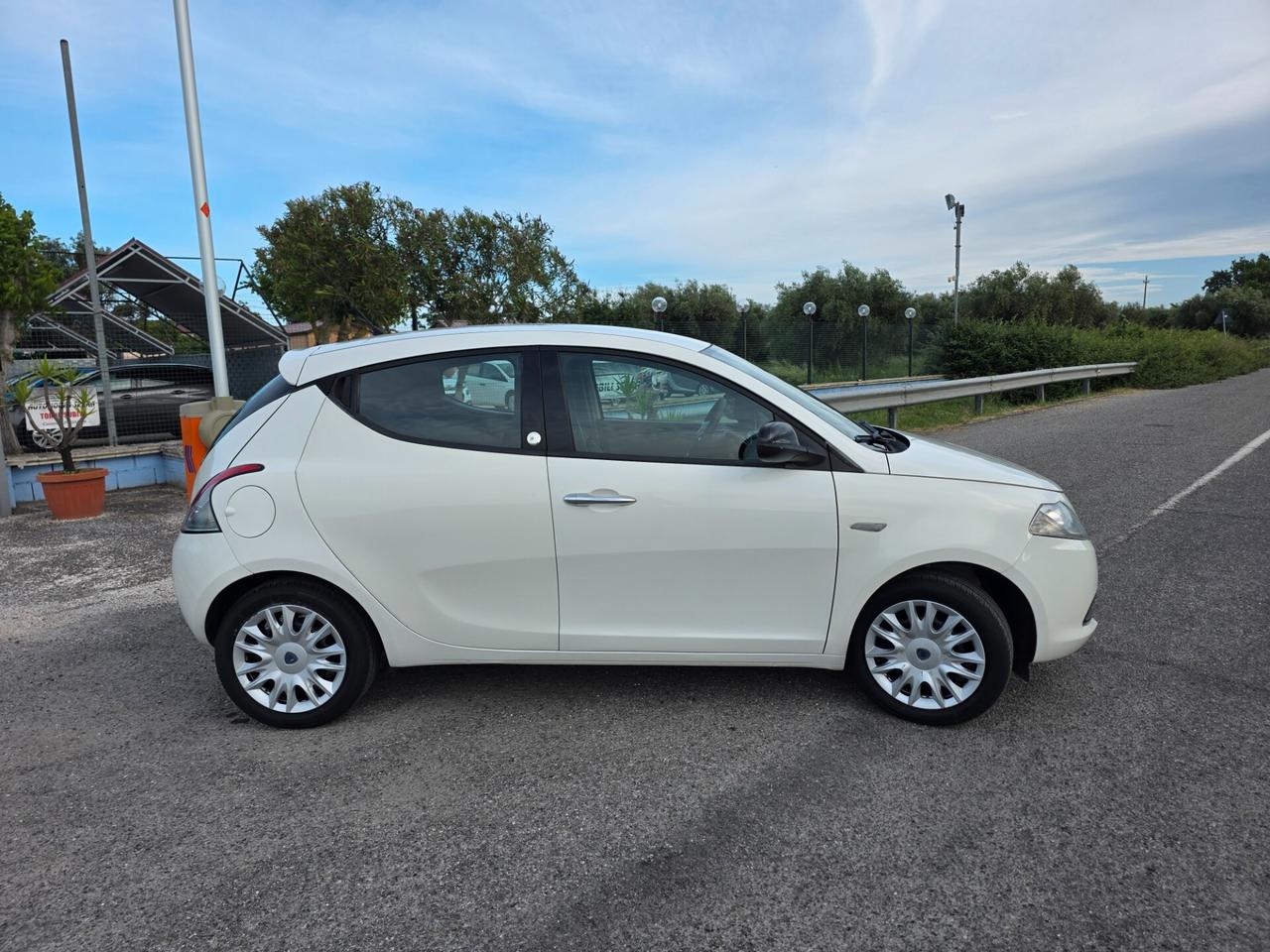 Lancia Ypsilon 1.2 69 CV 5 porte GPL Ecochic Silver