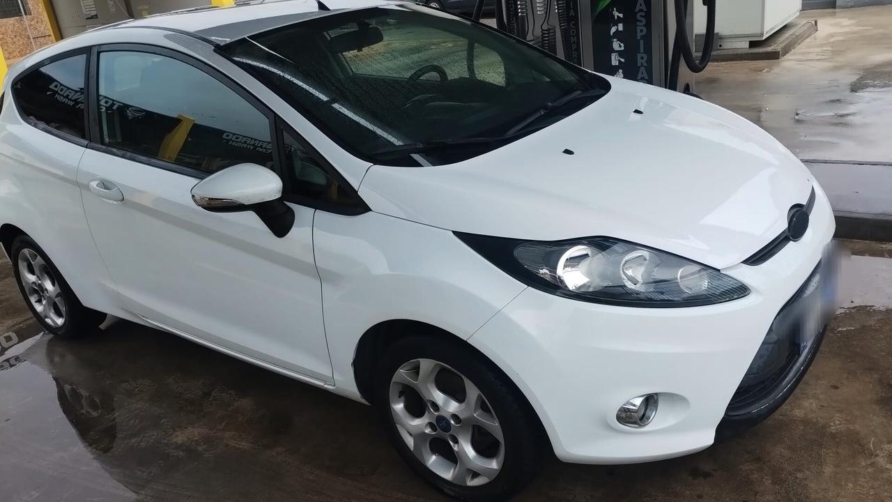 Ford Fiesta Ikon 1.4 TDCi 70CV 3 porte 2012