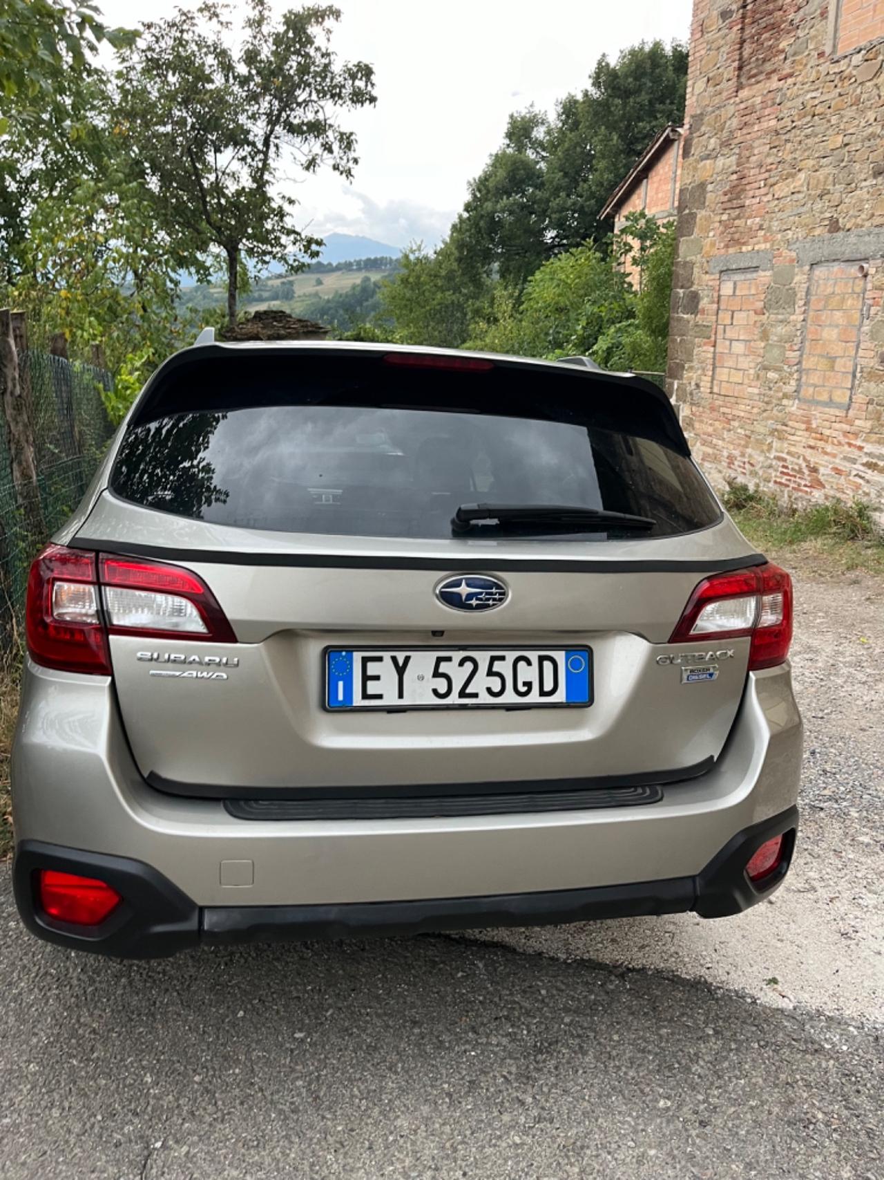 Subaru OUTBACK 2.0D Lineartronic Adventure