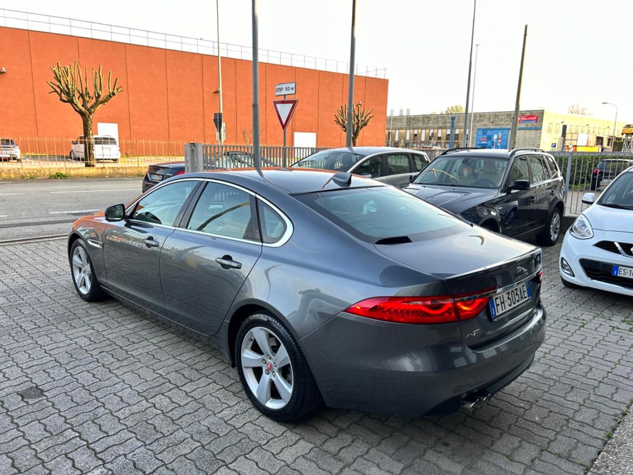 Jaguar XF 2.0 D 180CV 4X4 automatica Pure Business