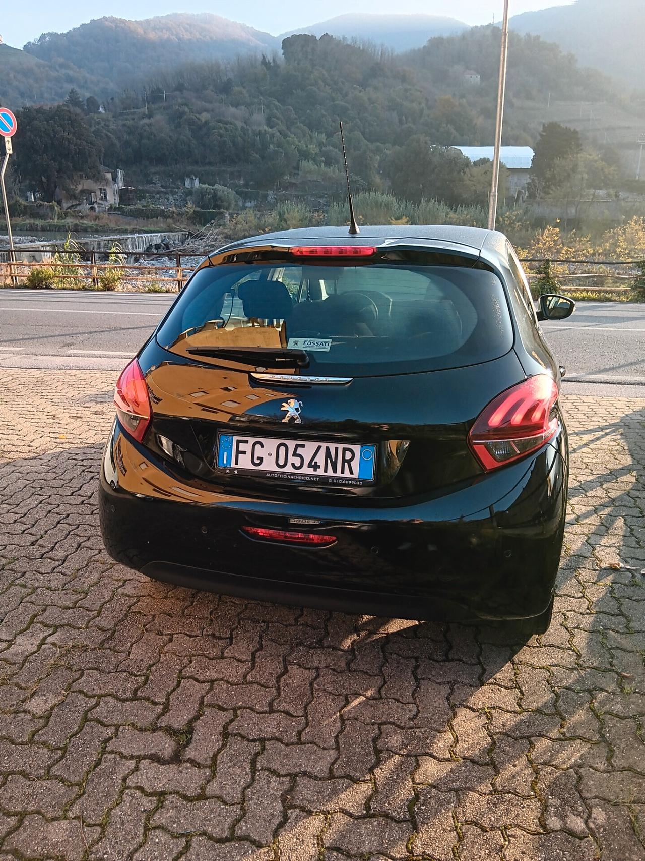 Peugeot 208 BlueHDi 75 5 porte Allure