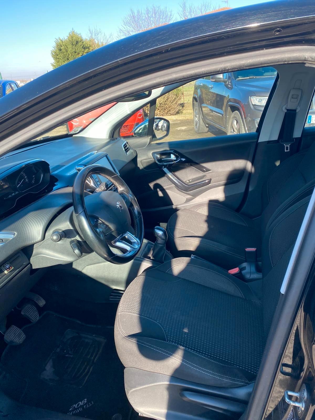 Peugeot 208 PureTech 82 5 porte Allure