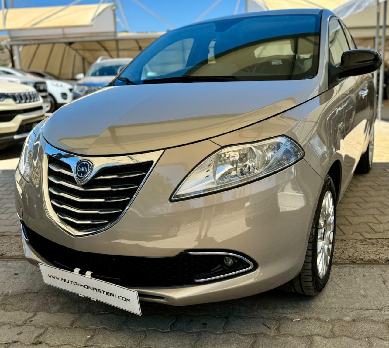 Lancia Ypsilon 0.9 TwinAir 85 CV 5 porte S&S DFN Gold