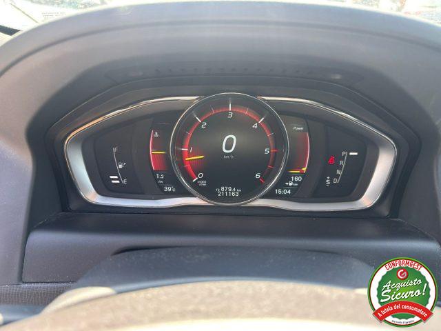 VOLVO XC60 D4 Geartronic R-design Momentum