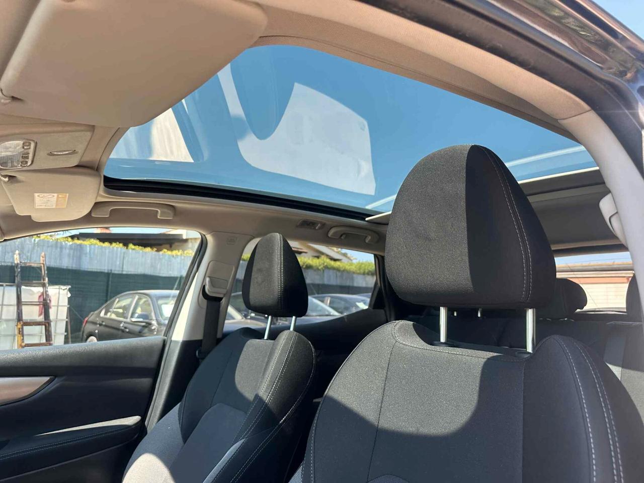 Nissan Qashqai 1.5 dCi Tekna TETTO PAN- TELEC 360
