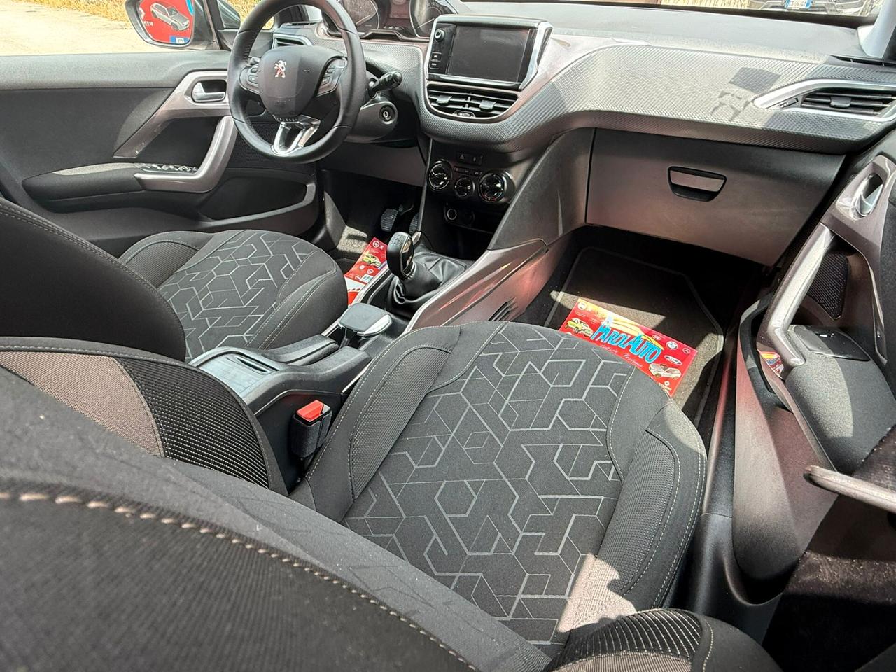 Peugeot 2008 1.6 e-HDi 92cv Urban Cross - 2014