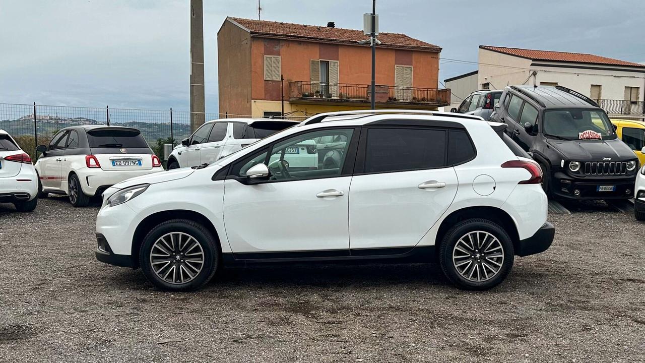 Peugeot 2008 BlueHDi 100 S&S Black Matt
