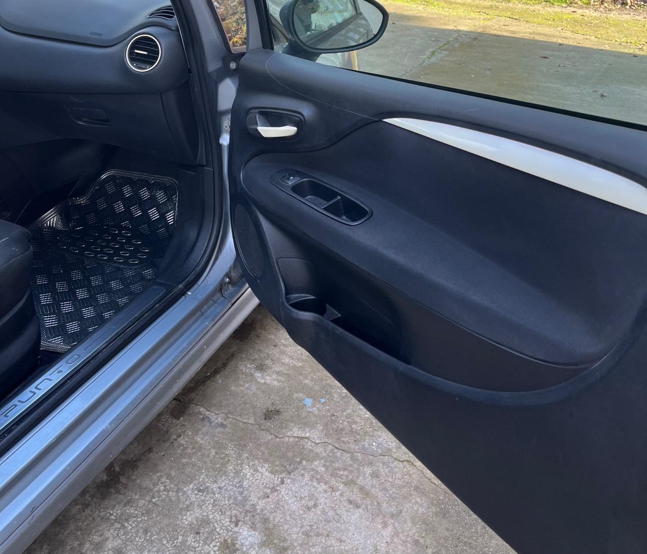 Fiat Punto Evo 1.4 3 porte SPORT 105cv NEOPATENTATI