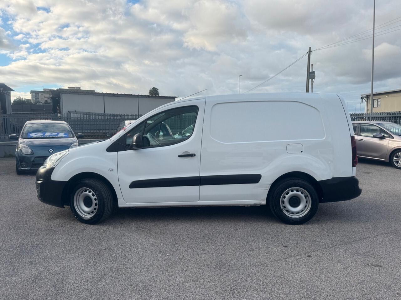Peugeot Partner Passo Lungo con Porta Laterale Euro 6B