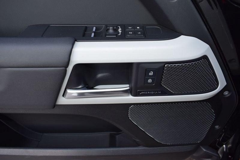 Land Rover Defender Defender 90 3.0D I6 200 CV AWD Auto X-Dynamic SE IVA ESPOSTA