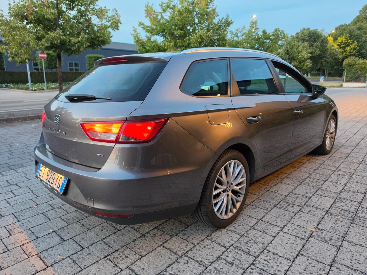 Seat Leon 1.6 TDI 105 CV DSG 3p. Start/Stop Style