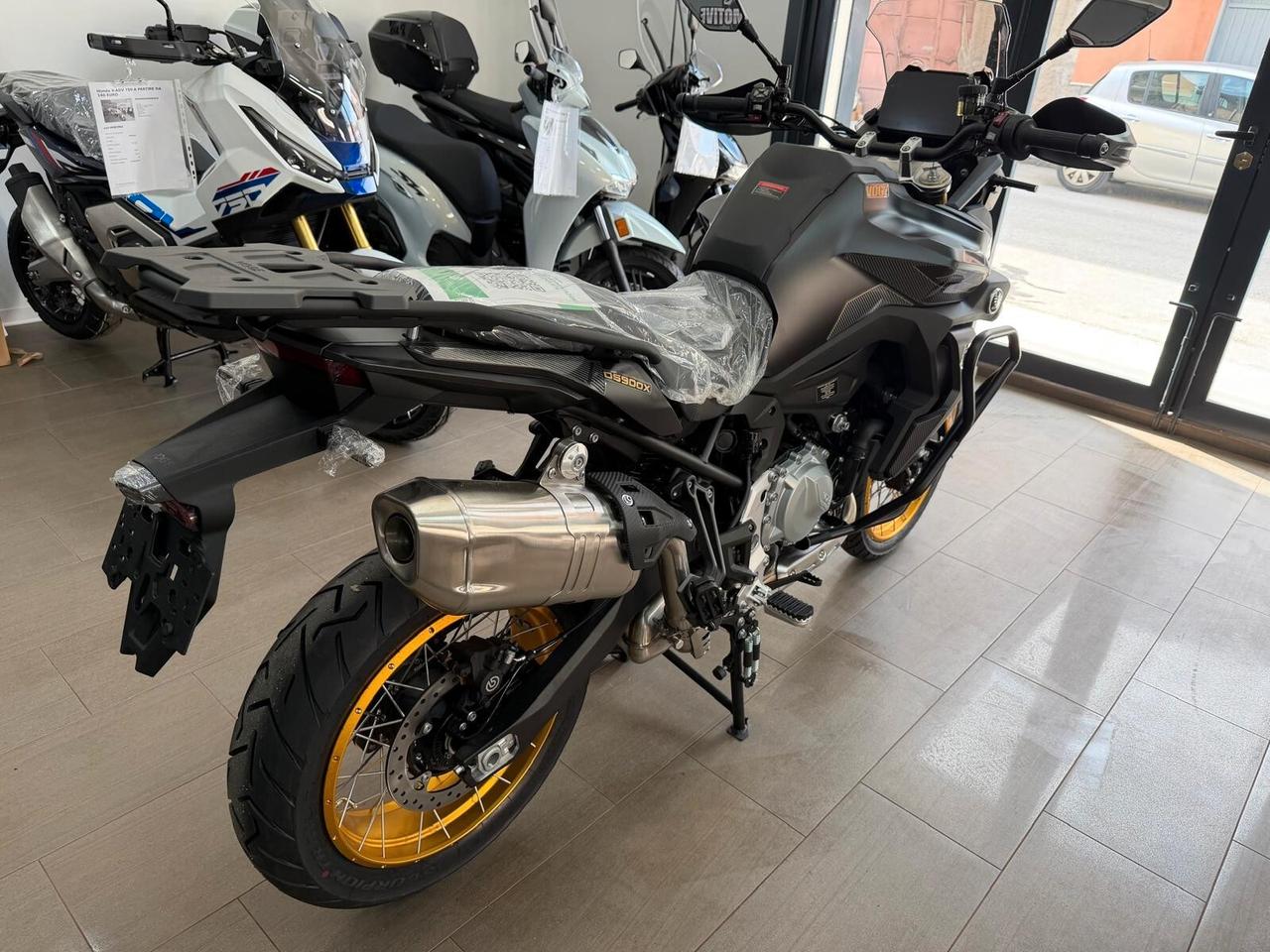 Voge Valico 900 black knight a rate da 100 al mese