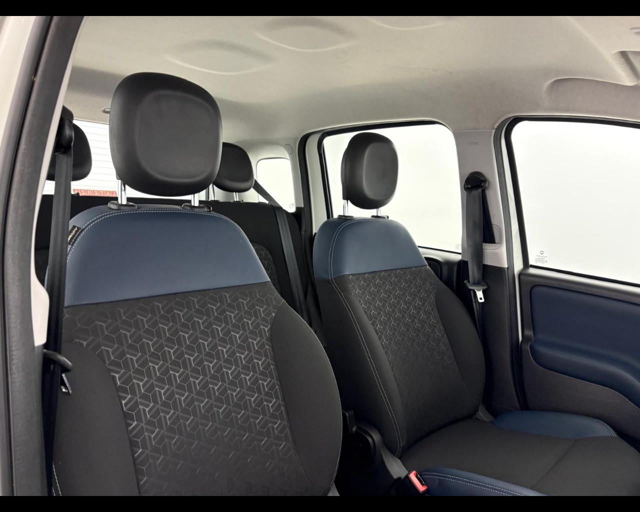 FIAT Panda 1.0 firefly hybrid City Cross s&s 70cv