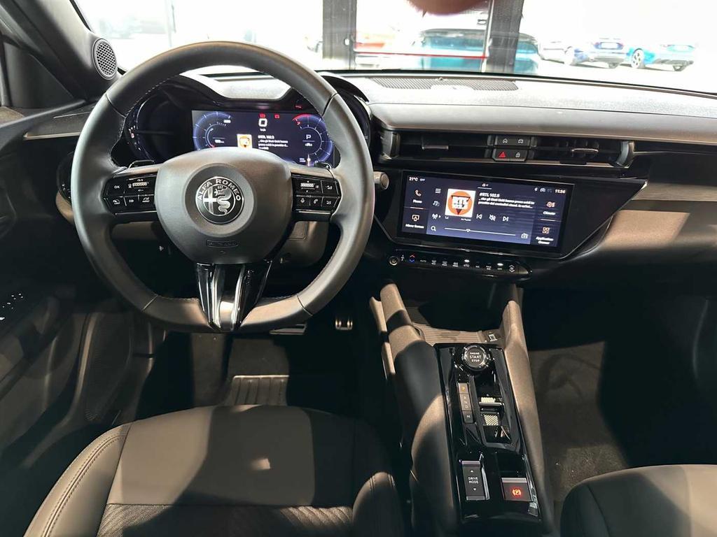 Alfa Romeo Junior 1.2 ibrida 136cv edct6