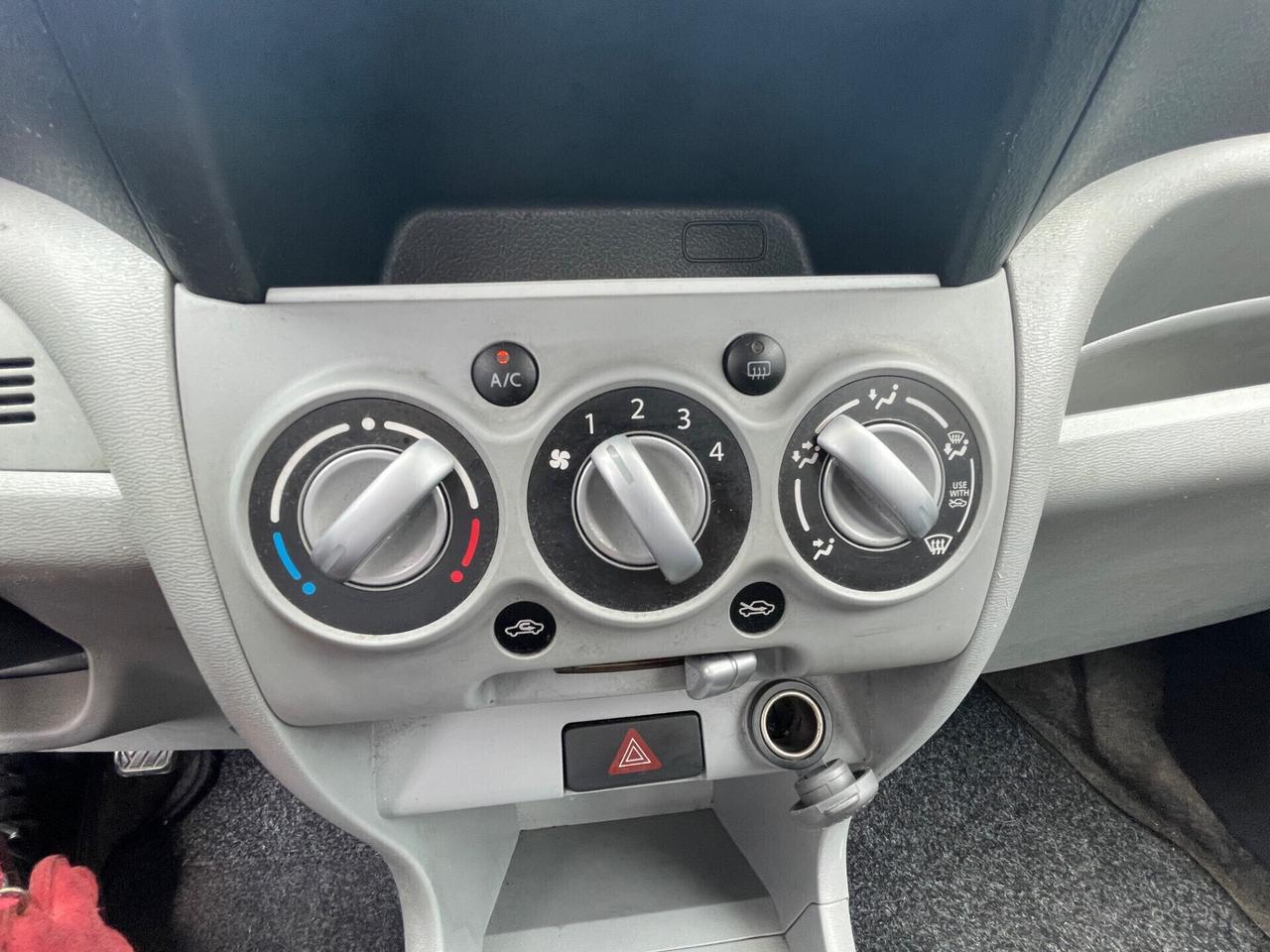 Nissan Pixo 1.0 benzina euro5a neopatentati