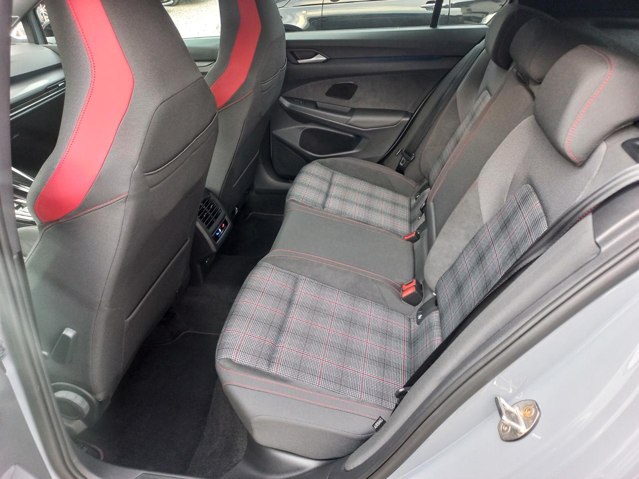 Volkswagen Golf GTI 2.0 TSI DSG