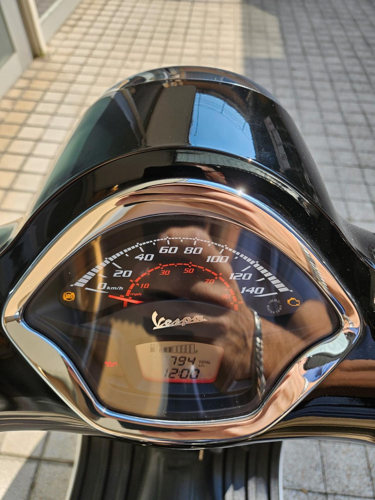 Vespa GTS 300 hpe super