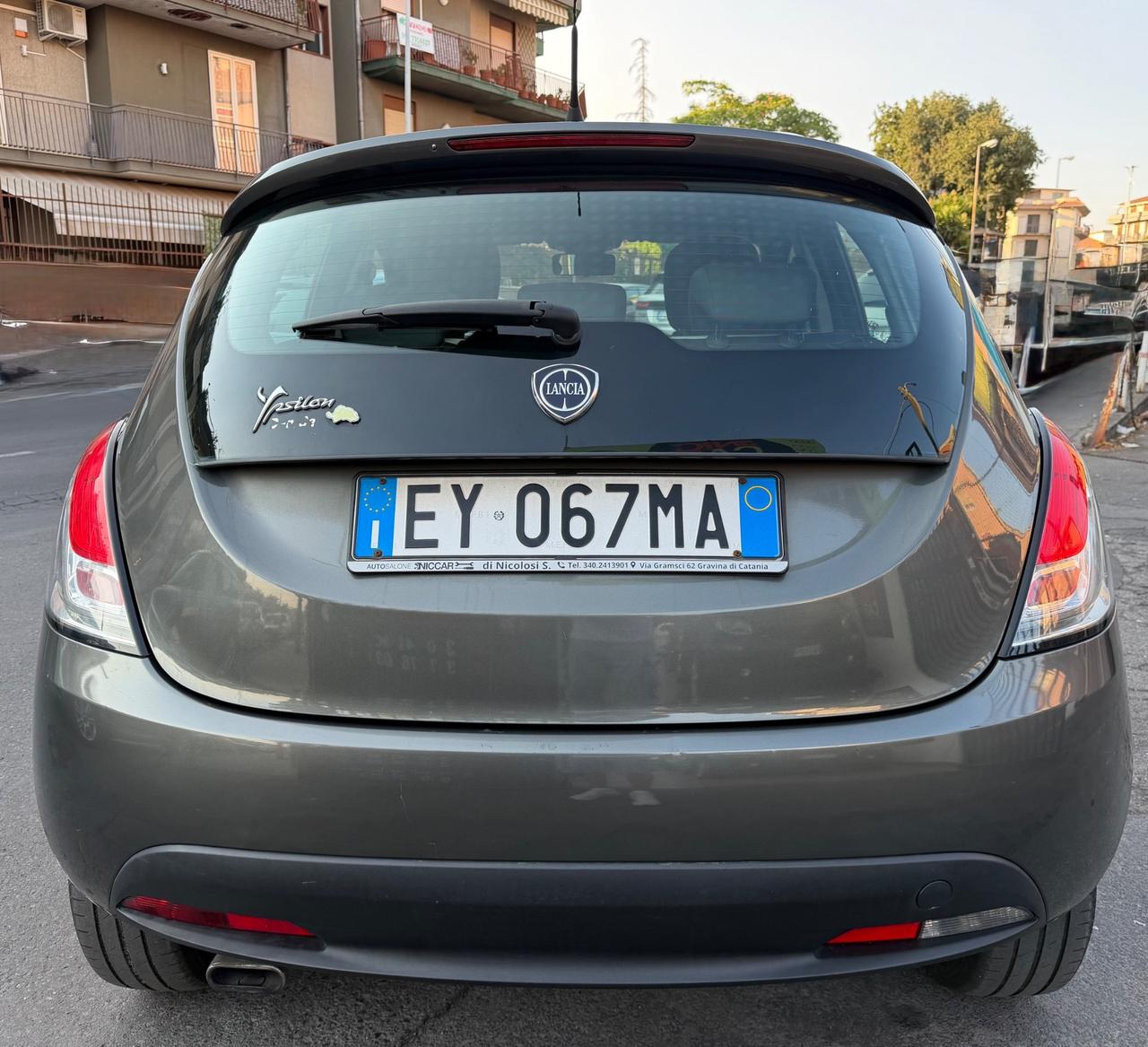 Lancia Ypsilon 1.2 benz/GPL Ecochic Gold
