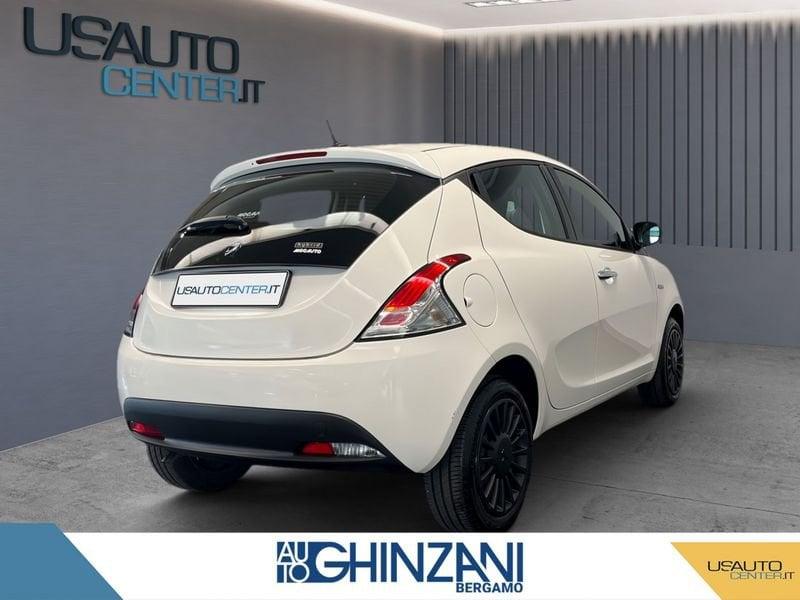 Lancia Ypsilon 1.0 FireFly 5 porte S&S Hybrid Silver