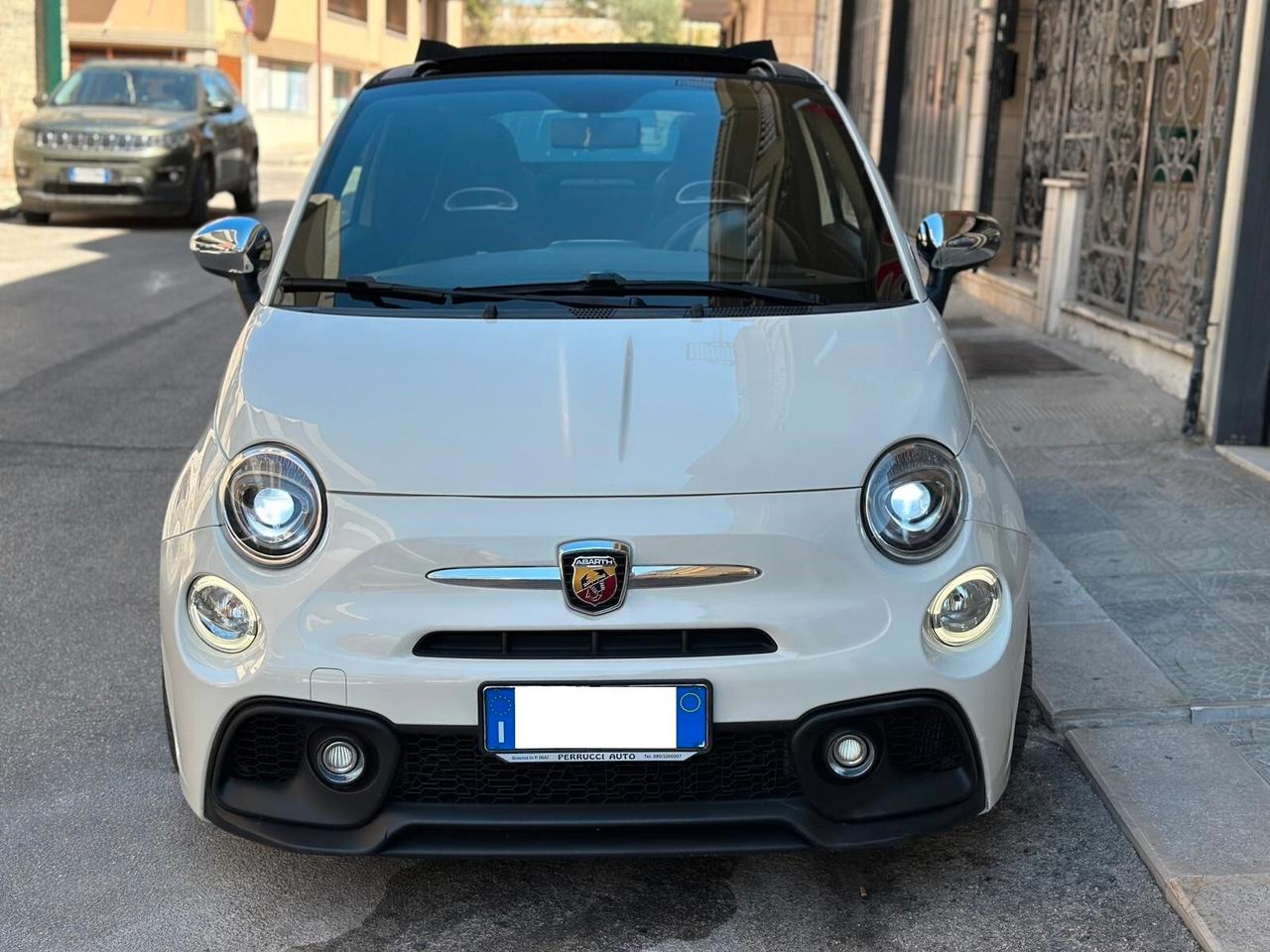 Abarth 500C 1.4 Turbo T-Jet Custom