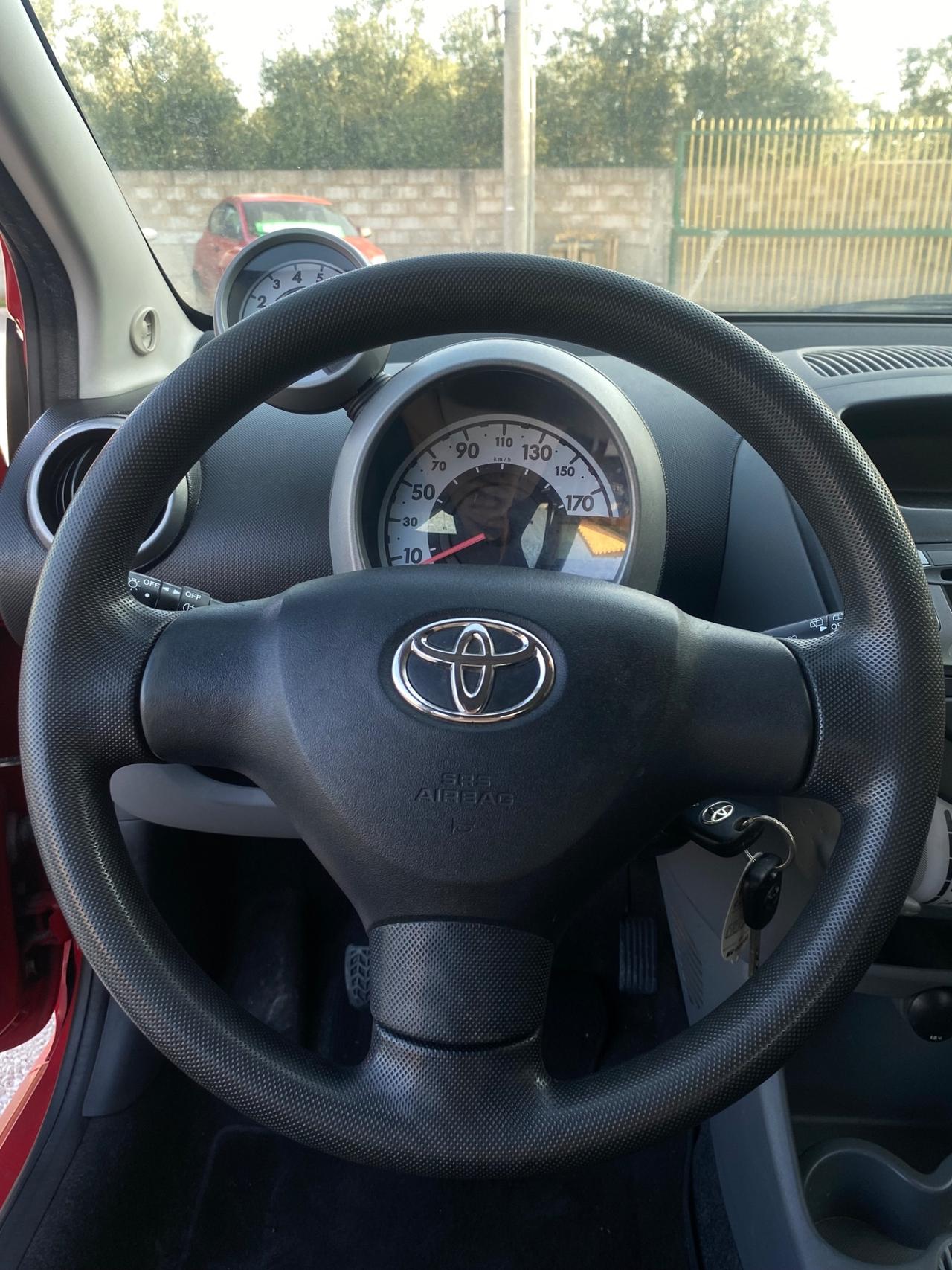 Toyota Aygo 1.0 12V VVT-i 5 porte Sol
