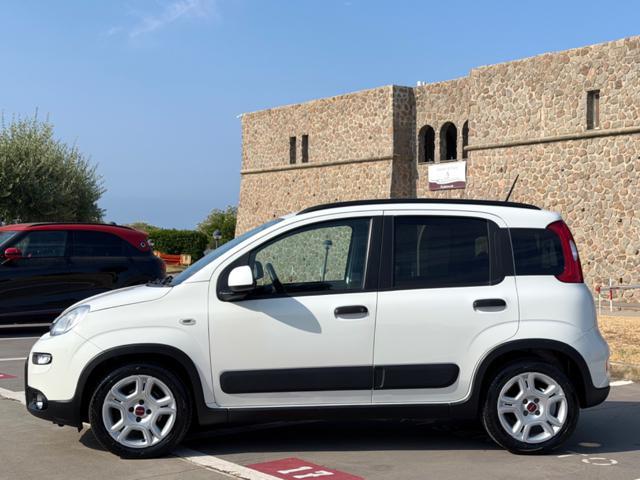 FIAT Panda 1.0 HYBRID CITY LIFE+CLIMATRONIC+SCHERMO+5POSTI