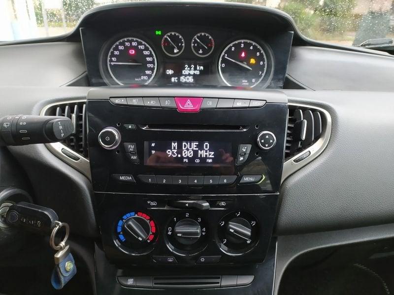 Lancia Ypsilon 1.2 69 CV 5 porte Gold