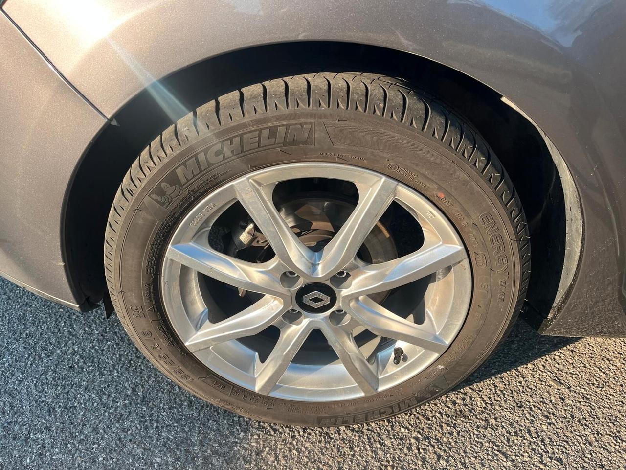 Renault Clio 1.2 75CV 5 porte