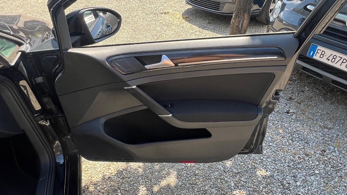 VOLKSWAGEN - Golf 1.6 tdi Trendline 5p