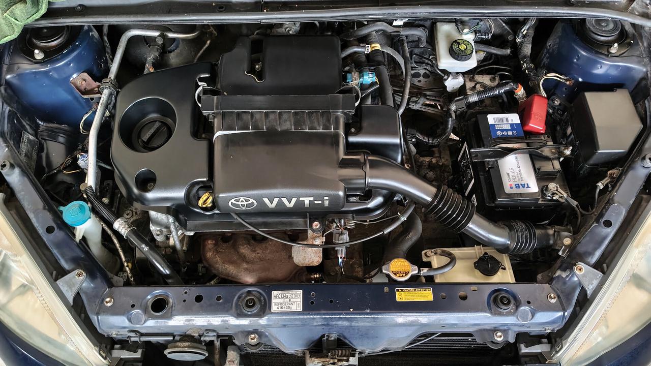 Toyota Yaris 1.3i 16V 5p Sol