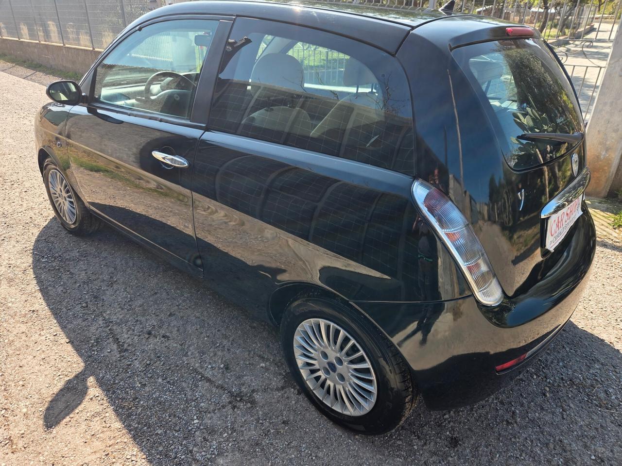 Lancia Ypsilon 1.2 Argento