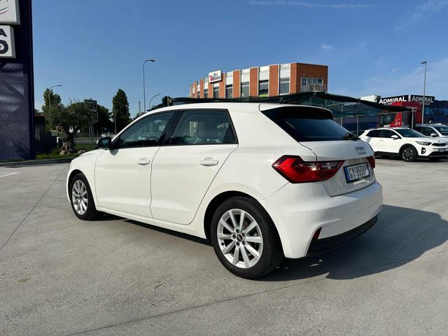 AUDI A1 citycarver 30 TFSI Identity Contrast