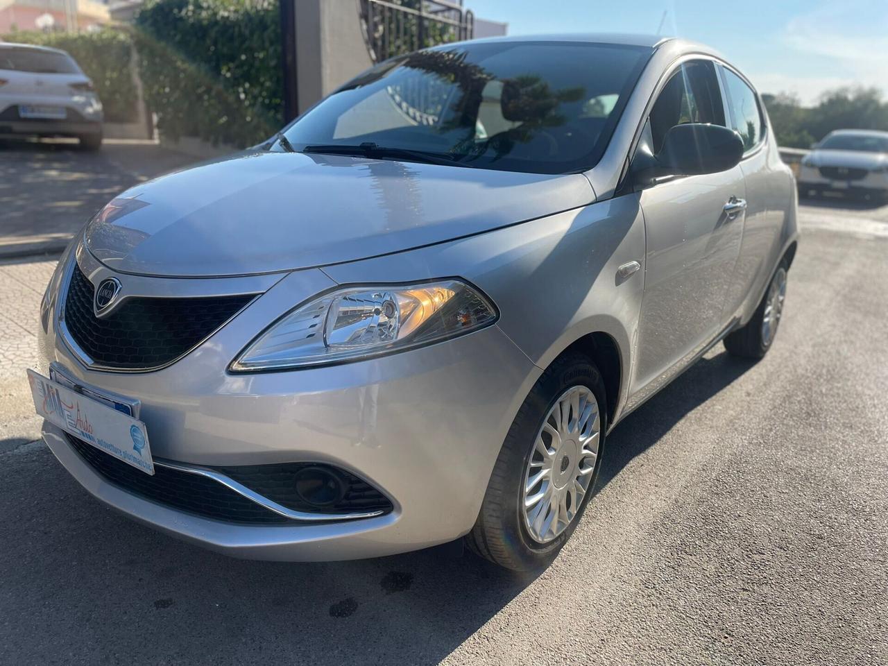 Lancia Ypsilon 1.2 69 CV 5 porte Gold