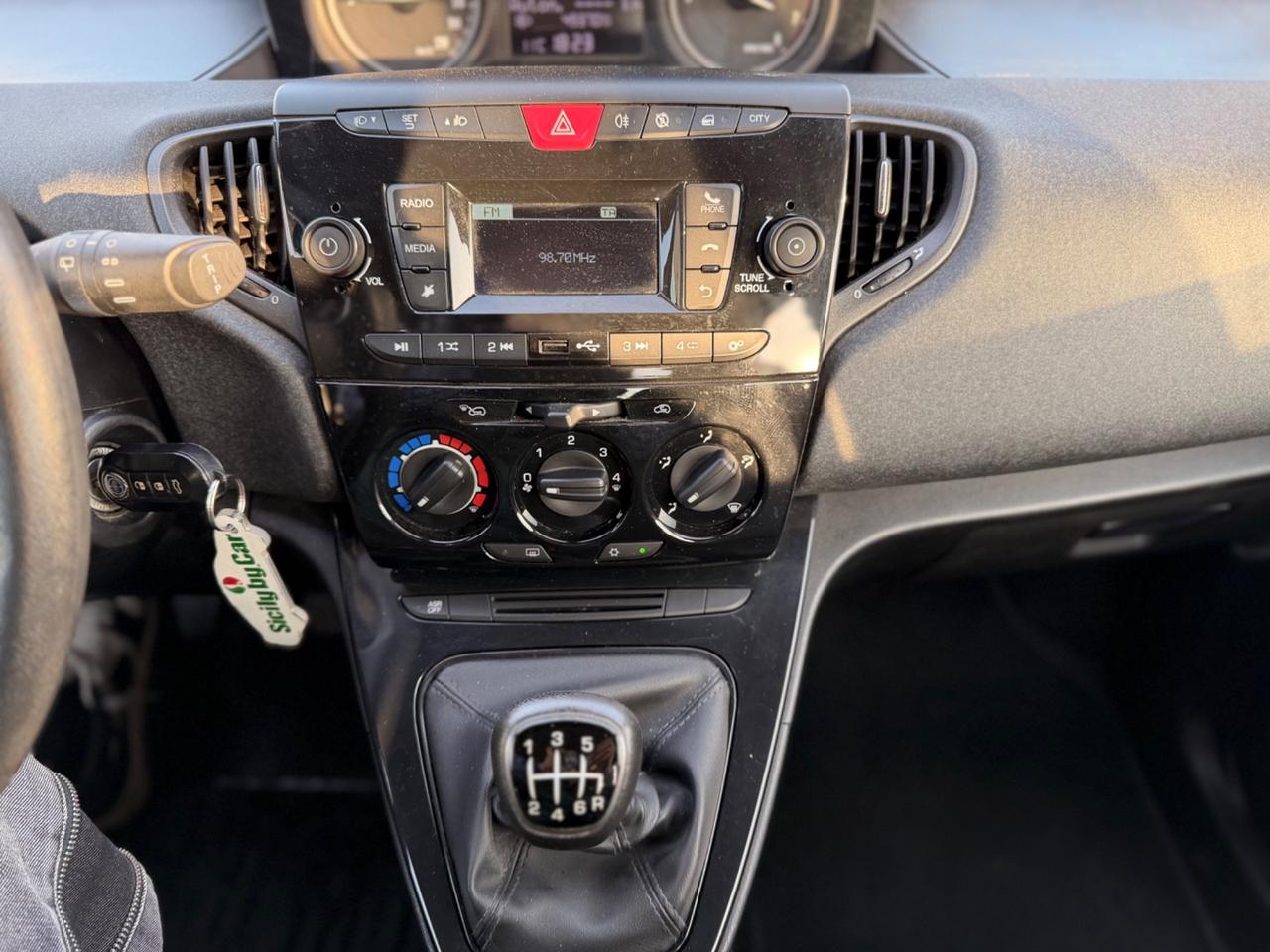 Lancia Ypsilon 1.0 FireFly 5 porte S&S Hybrid Alberta Ferretti
