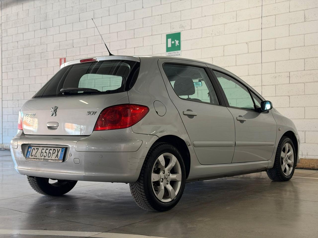 Peugeot 207 1.6 109CV 5p. XSI
