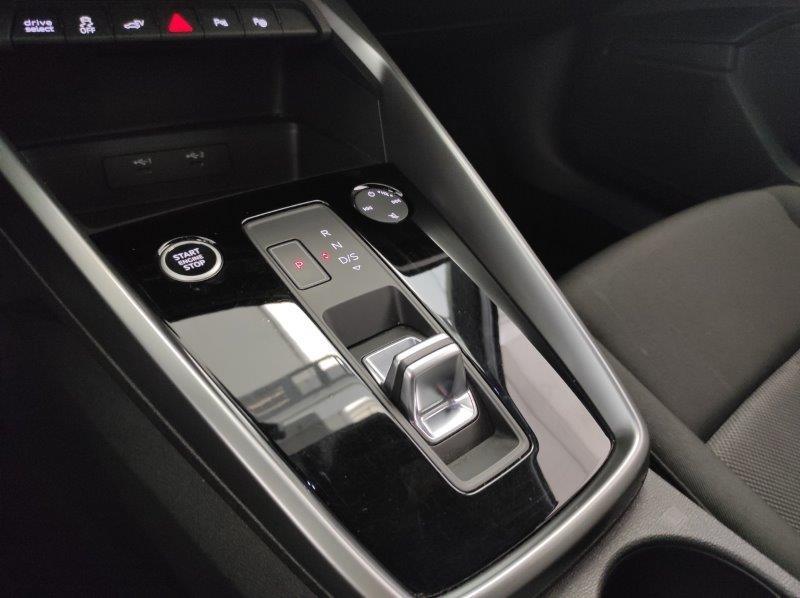 AUDI A3 4ª serie - A3 SPB 40 TFSI e S tronic Business