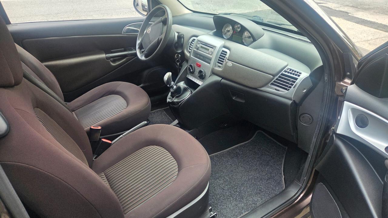 Lancia Ypsilon 1.2 Argento