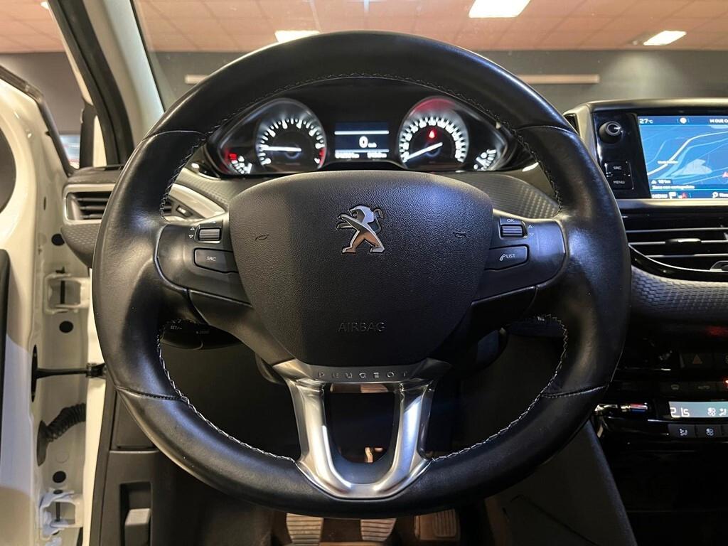 Peugeot 208 PureTech Allure neopatentati