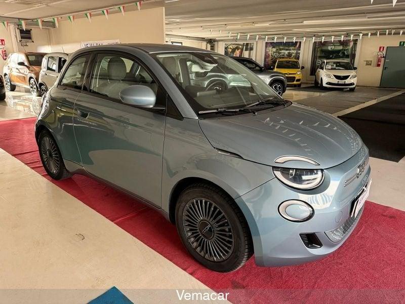 FIAT 500 500e 42 kWh Icon-FULL LED-NAVI- SENSORI PARK -KM 40300!
