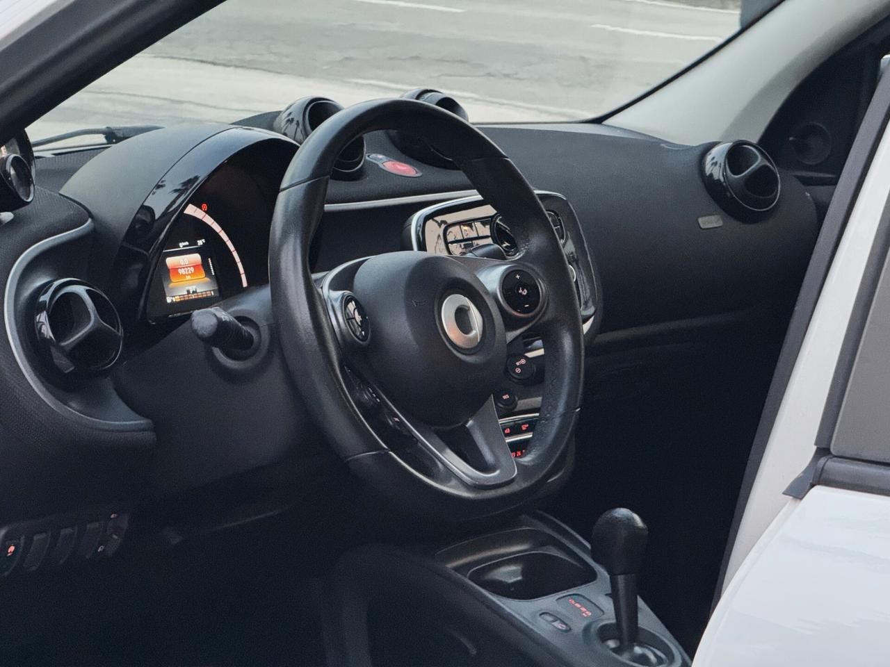 Smart forFour 1.0 Passion 71CV Twinamic TETTO