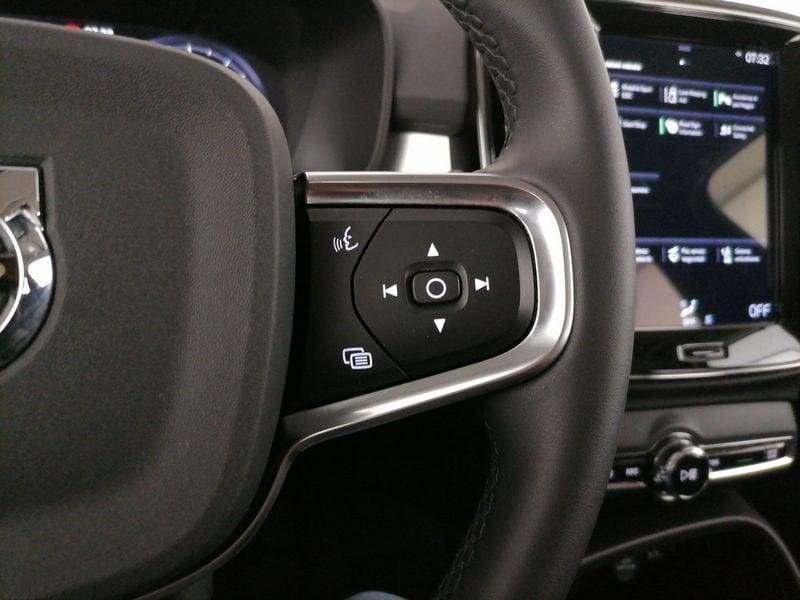 Volvo XC40 1.5 t3 Momentum Pro 163cv auto my21