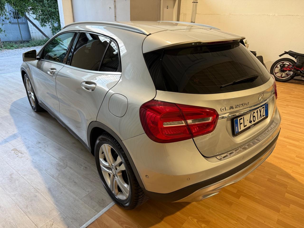 Mercedes-benz GLA 220 4MATIC PREMIUM