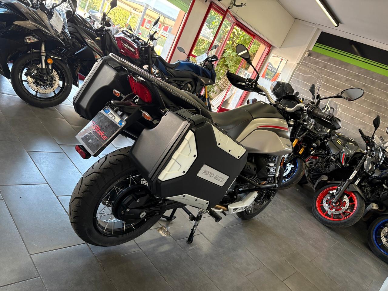 Moto Guzzi V 85 Travel - 2023