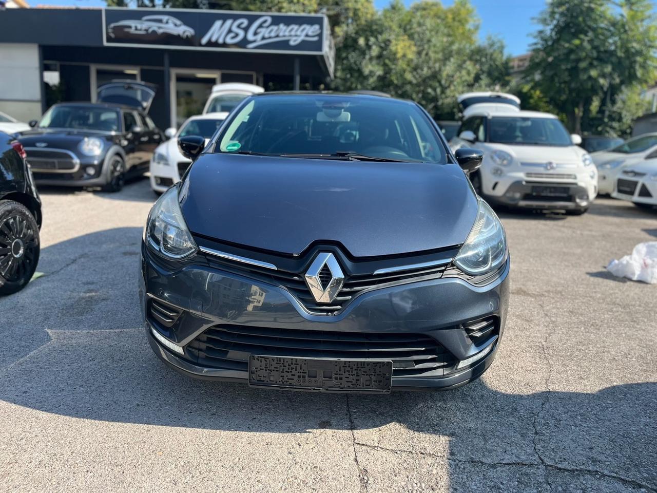 Renault Clio 1.2 75CV Neopatentati