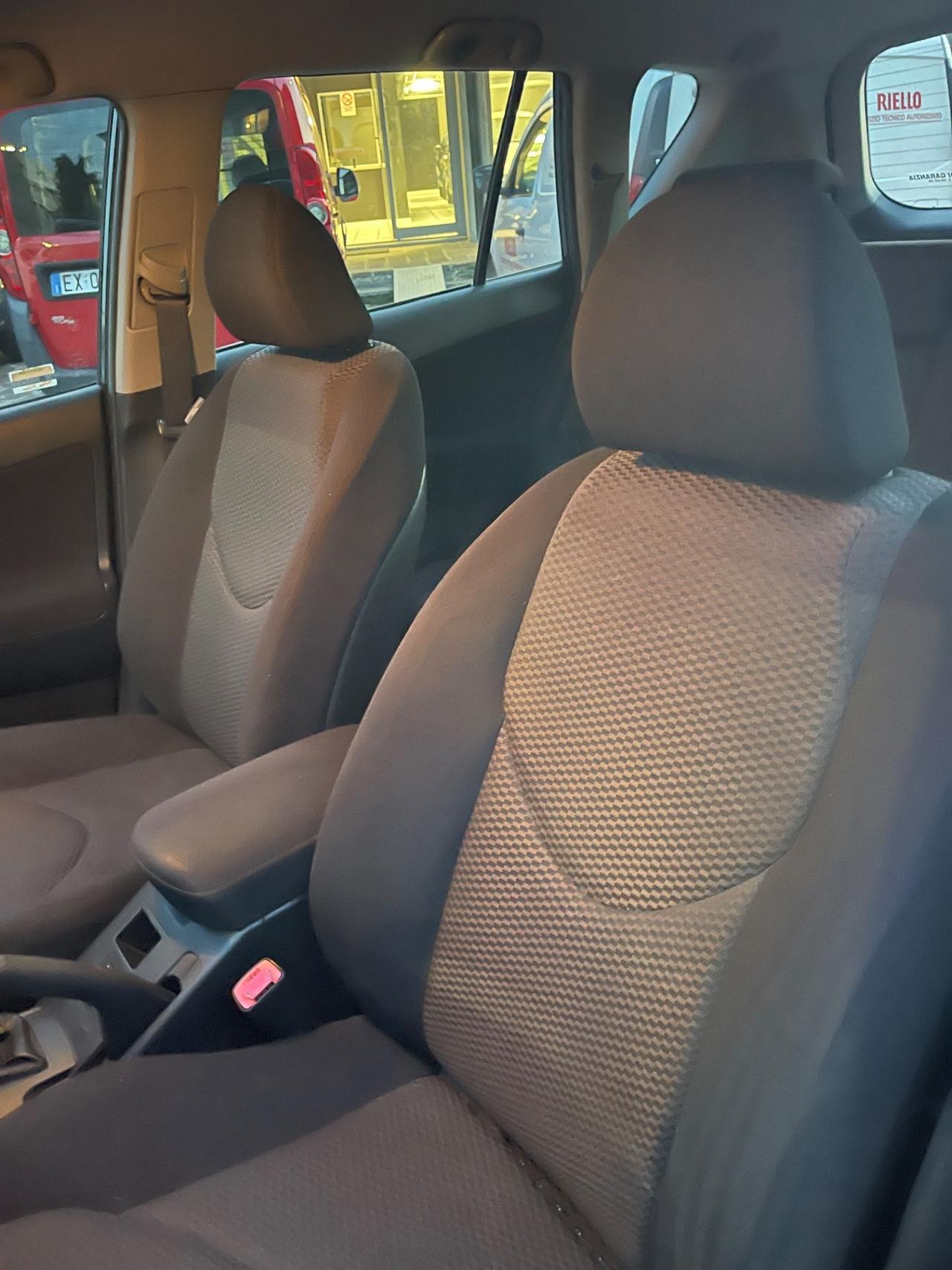 Toyota RAV 4 RAV4 2.0 Luxury