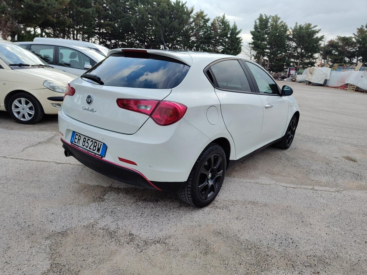 A.R. Giulietta 1.6 JTDm-2 105 CV Distinctive 2013