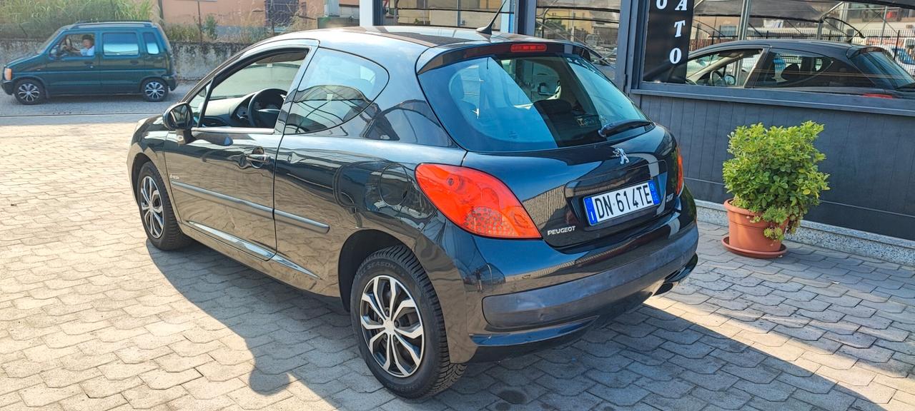 Peugeot 207 1.4 8V 75CV 3p. X Line